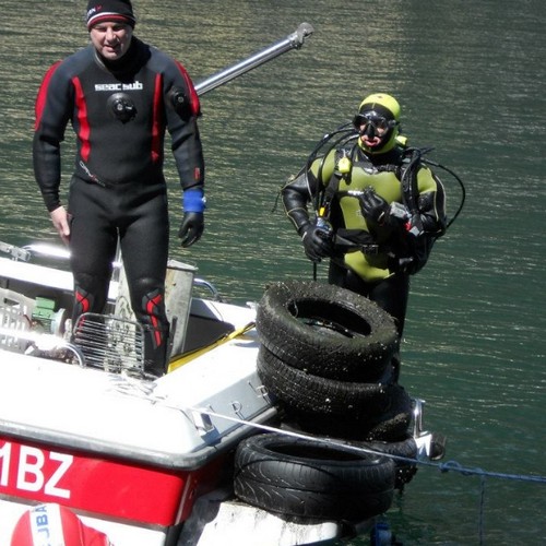 Gruppo Sommozzatori Riva - Giornata Ecologica 2012 - Un po di riposo dopo il lavoro...