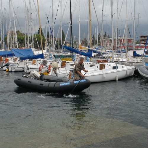 Gruppo Sommozzatori Riva - COMSUBIN NEL GARDA 2011 - In acqua